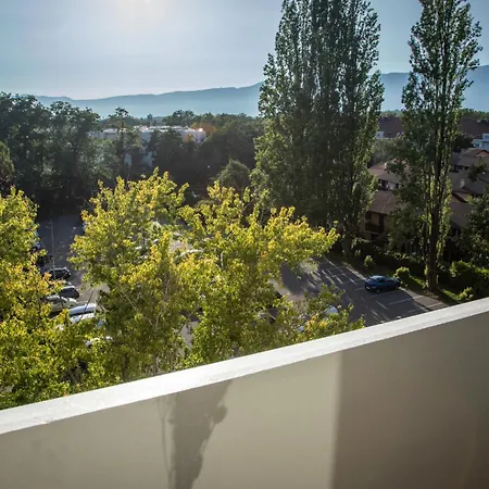 Appartement Neuf Moderne A Louer Ferney-Voltaire Exterior photo